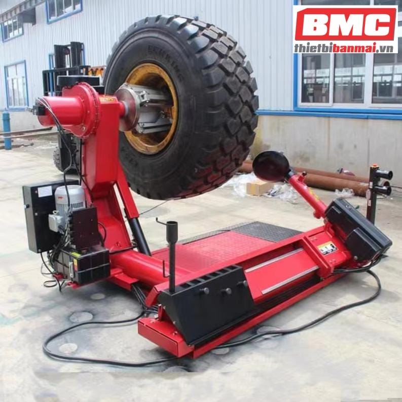 Phân biệt máy ra vào lốp xe ô tô du lịch và máy làm lốp xe tải