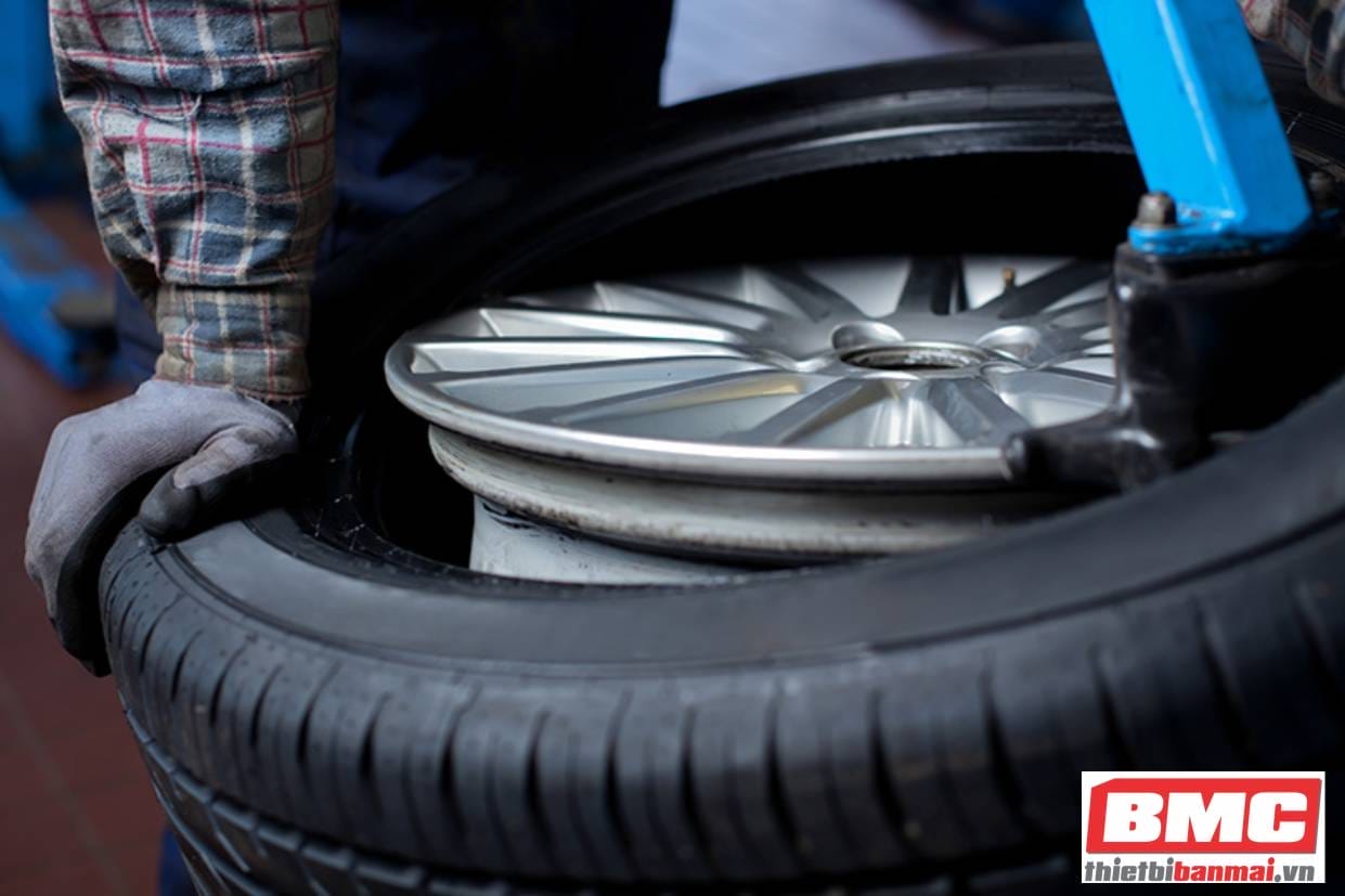 Tiệm Sửa Xe Nhỏ Lẻ Có Cần Đầu Tư Máy Làm Lốp Không?